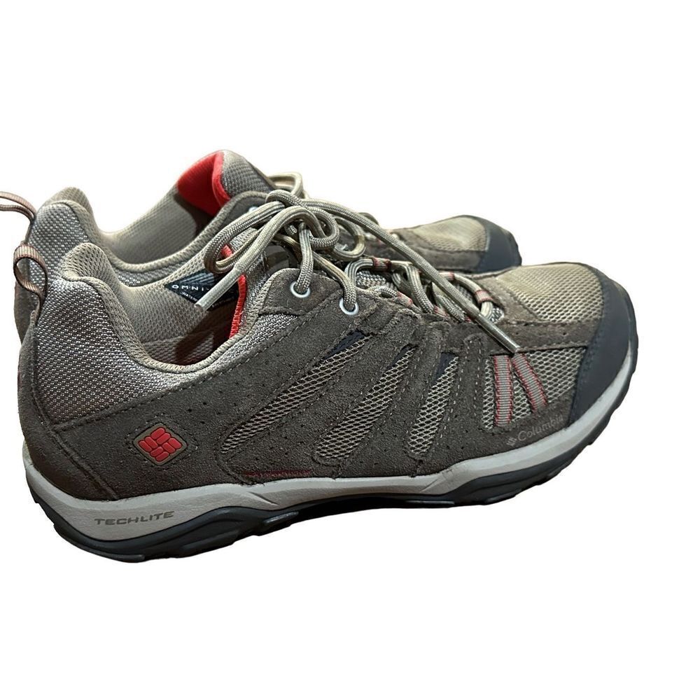 Columbia Women'sā DakotaāDrifter Waterproof Hiking Shoe Pebble Sizeā8